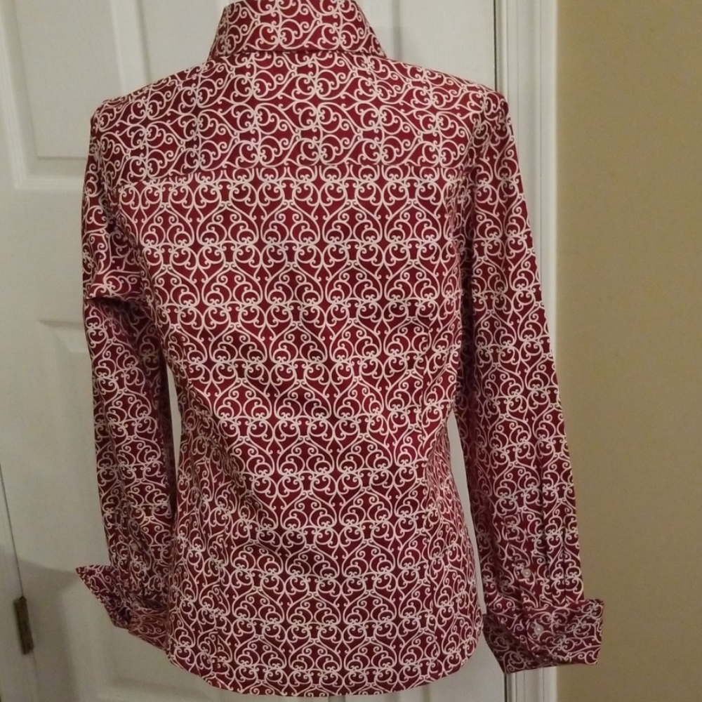 ♥️Talbots red and white heart pattern button down Shirt. - Picture 6 of 8